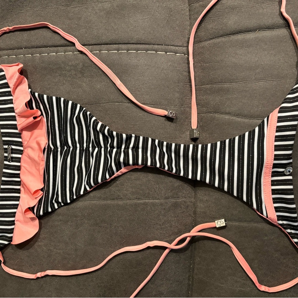 Beach bunny “streetcar named desire” bikini bottoms SIZE MEDIUM. Tie sides EUC - Picture 3 of 10